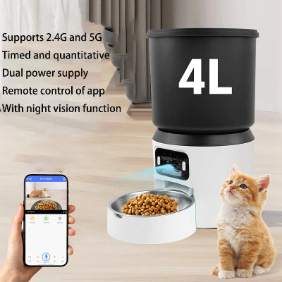 Pet feeder with 4L capacity, smartphone app control, and a cat beside it on a wooden floor.